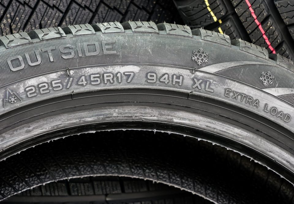 Oznaczenie XL na oponie